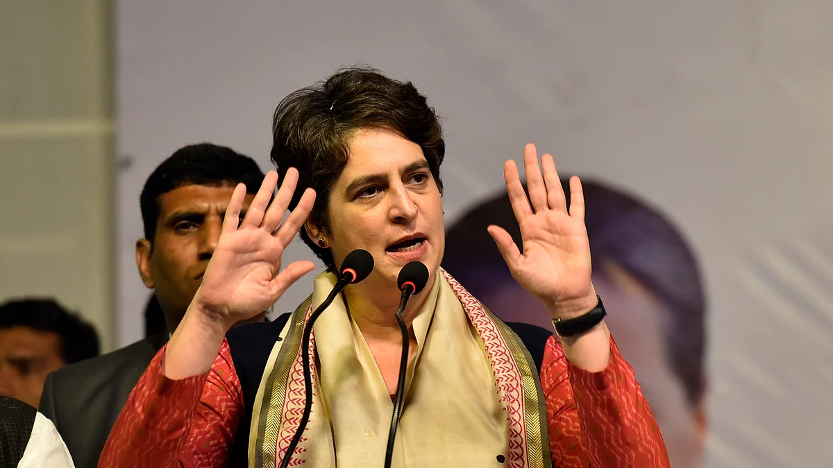 UP में अब शहरों से गांवों की ओर बढ़ रहा कोरोना, अगर प्रदेश को बचाना है तो अधिकतम RTPCR करे योगी सरकार: प्रियंका गांधी