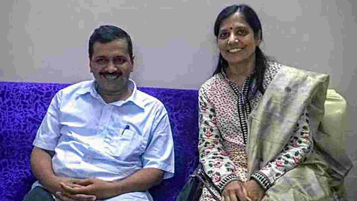 दिल्ली में हर पांचवा संक्रमित अस्पताल में भर्ती, केजरीवाल की पत्नी भी मैक्स साकेत ले जाई गईं