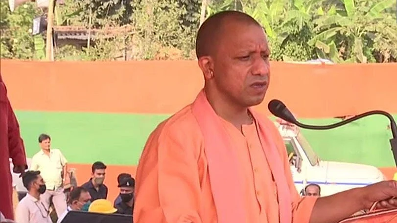 कोरोना संकट में पंचायत चुनाव के लिए योगी ने कोर्ट पर मढ़ा दोष, कहा- सरकार की इच्छा नहीं थी