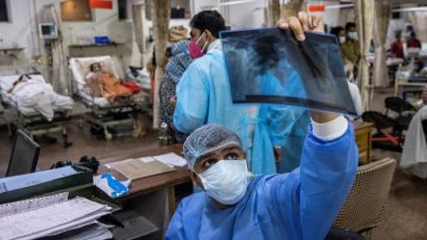 कोरोना के इलाज में ये गलती बन रही ब्लैक फंगस का कारण, एम्स निदेशक ने अब बताया कैसे होगा बचाव
