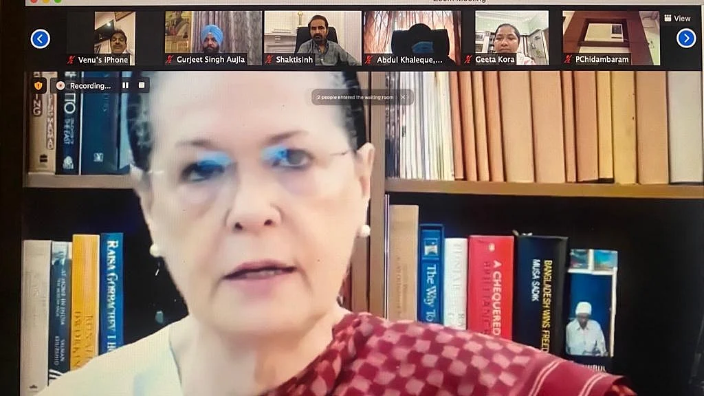 कोरोना संकट पर सोनिया गांधी बोलीं- मोदी सरकार की अक्षमता के चलते डूब रहा देश, जनता के लिए नहीं है कोई सहानुभूति