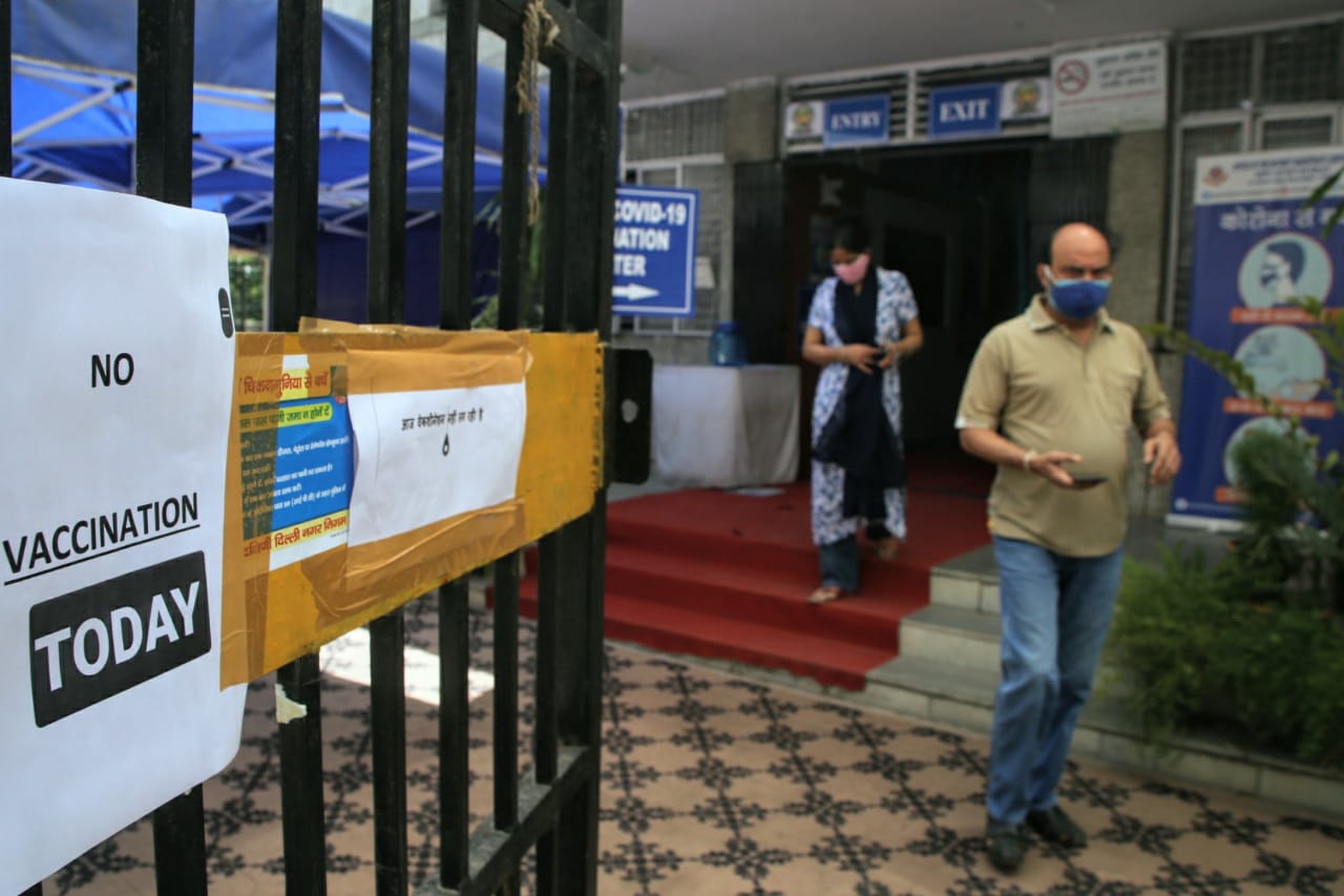 दिल्ली के लिए राहत की खबर, वैक्सीन देने को तैयार हुआ स्पुतनिक, मात्रा पर फैसला लेगी केजरीवाल सरकार