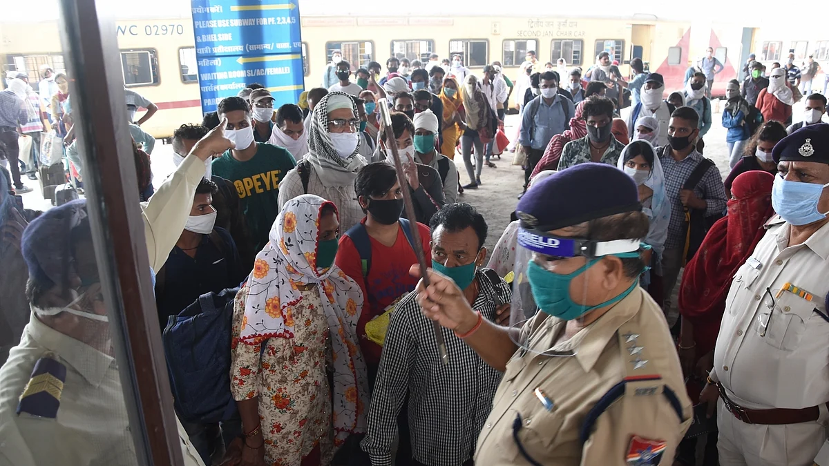 मध्य प्रदेशः कोरोना काल में बेलगाम हुई नौकरशाही, 'शिवराज' में मनमर्जी के मालिक हुए सेवक