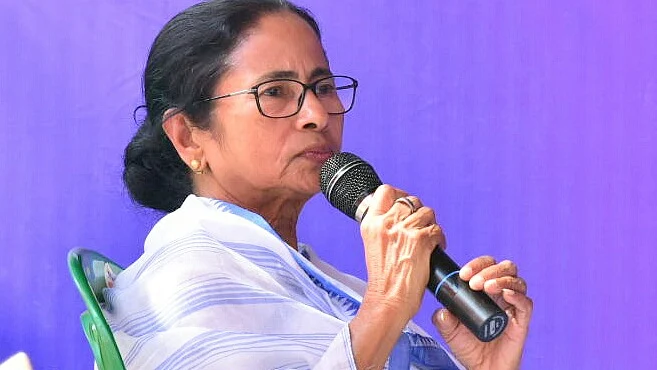 शपथ लेते ही एक्शन में ममता, लोकल ट्रेनें रद्द, कहा- बीते 3 महीने में बहुत लोग बाहर से आए थे अब इसे कंट्रोल करना होगा