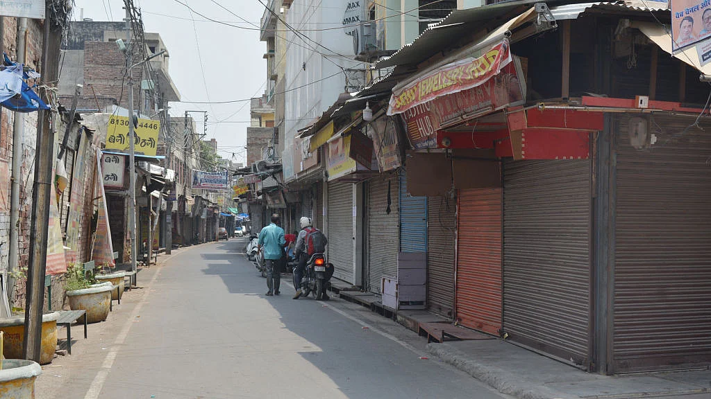 उत्तर प्रदेश में लॉकडाउन एक सप्ताह बढ़ाया गया, मेडिकल और जरूरी सेवाओं के साथ ही औद्योगिक गतिविधियों को छूट