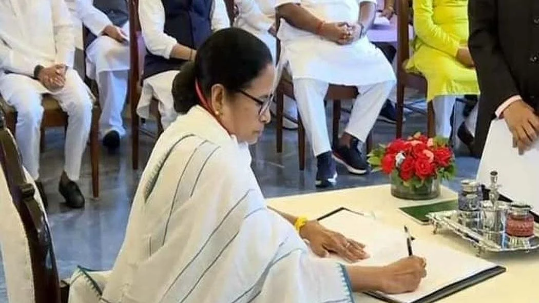 शपथ लेने के बाद ममता बनर्जी ने PM मोदी को लिखी चिट्ठी, कहा- 3 करोड़ वैक्सीन की जरूरत, अब तक डेढ़ लाख ही मिली