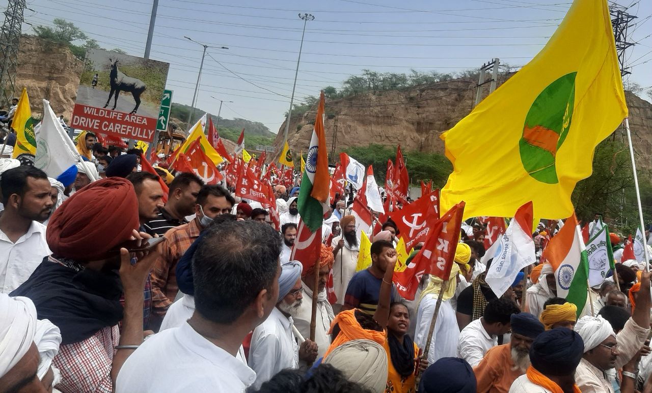 हरियाणाः पंचकूला की सड़कों पर किसान आंदोलन ने लिखी नई इबारत, अन्नदाताओं ने बताया- न मुट्ठी भर हैं और न थके हैं