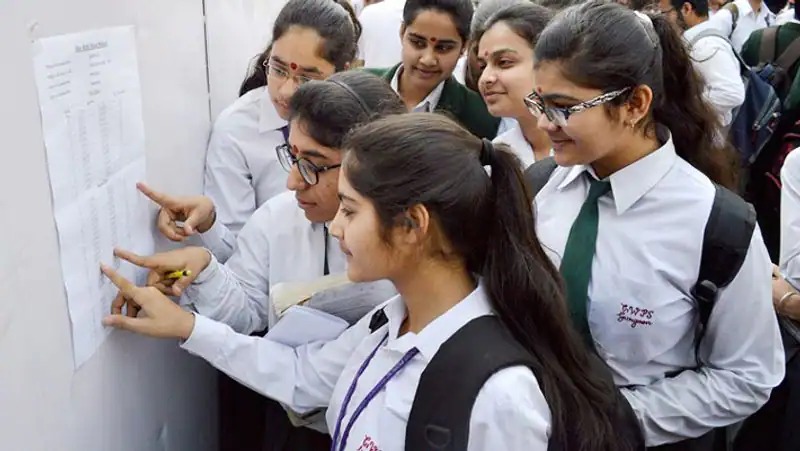 12वीं बोर्ड का रिजल्ट तैयार करने की प्रक्रिया शुरू, CBSE ने स्कूलों को 30 जून तक 11वीं के मार्क्स अपलोड करने को कहा