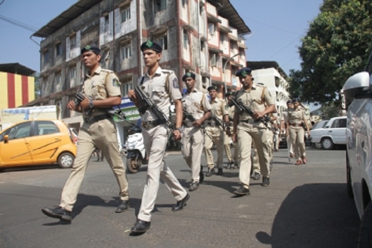 गोवा सीएम ने पुलिस को दिया खुला आदेश- बदनाम करने वाले विरोधियों को दिखाएं उनकी जगह