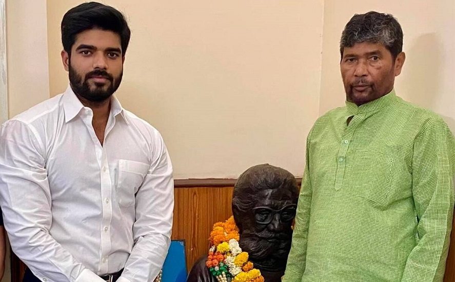बिहार में LJP सांसद पशुपति पारस और प्रिंस राज के खिलाफ कोर्ट में शिकायत, धोखधड़ी और विश्वासघात का आरोप