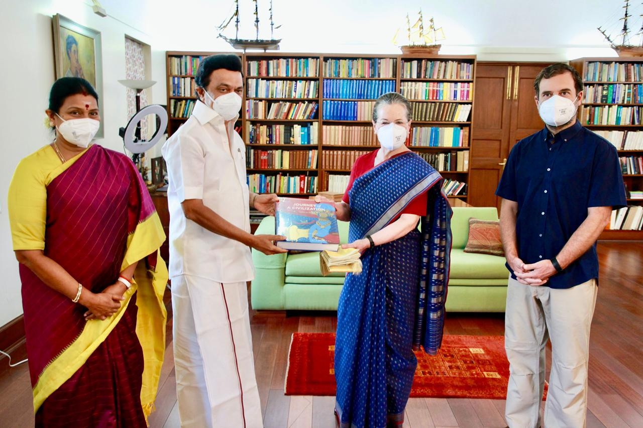 सोनिया और राहुल गांधी से मिले तमिलनाडु के सीएम स्टालिन, राज्य के विकास के लिए कई मुद्दों पर चर्चा