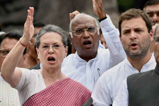 कांग्रेस ने तेल कीमतों, बेरोजगारी के खिलाफ 10 दिवसीय प्रदर्शन का ऐलान किया, शहरों से गांवों तक होगा आंदोलन