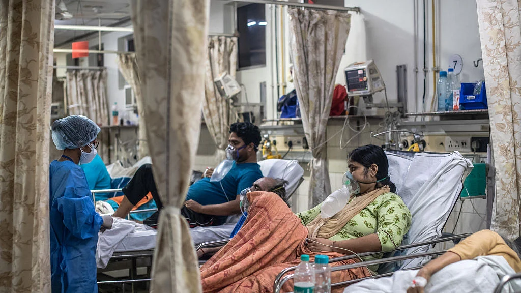 जानलेवा कोरोना वायरस: पिछले 24 घंटों में 62 हजार नए मामले आए सामने, 2542 लोगों की मौत