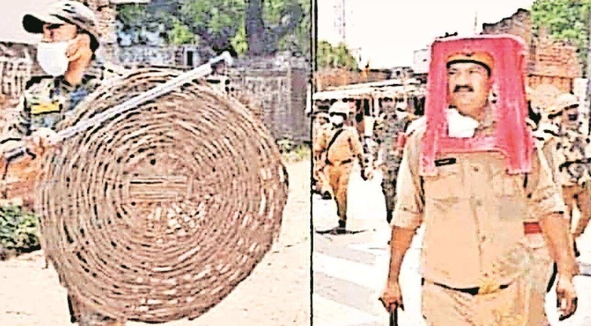 पथराव से बचने के लिए पुलिसकर्मियों ने लिया टोकरी-स्टूल का सहारा, योगी सरकार की पुलिस की हुई किरकिरी, एक्शन में DGP