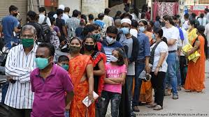 अभी गया नहीं, कायम है कोरोना का खतरा, रोज 40 से 50 हजार केस मिलना नियंत्रण नहीं, खतरनाक