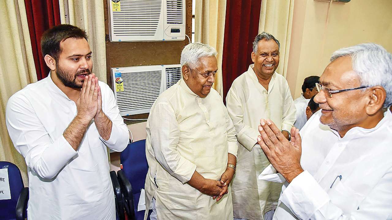 बिहार में जेडीयू-आरजेडी कई मुद्दों पर एक साथ, बीजेपी से सहमत नहीं नीतीश!