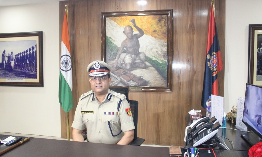 दिल्ली पुलिस प्रमुख राकेश अस्थाना की नियुक्ति के खिलाफ विधानसभा में प्रस्ताव पारित, बीजेपी ने किया बचाव