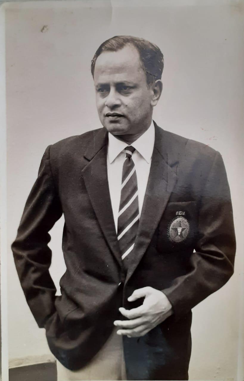 राष्ट्रीय स्तर पर क्रिकेट और टेनिस खेलने के बाद अंतरराष्ट्रीय बैडमिंटन खिलाड़ी बने नंदू नाटेकर का निधन, शोक की लहर
