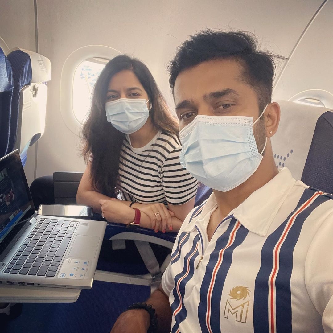 IPL 2021: मुंबई इंडियंस की चैंपियन तैयारी, अबू धाबी के लिए रवाना हुए खिलाड़ी
