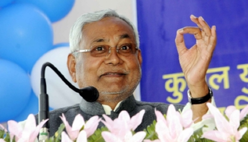 बदले-बदले से नजर आ रहे नीतीश कुमार, RJD के विवाद पर बोलने से बचे, कहा- उनका अंदरूनी मामला