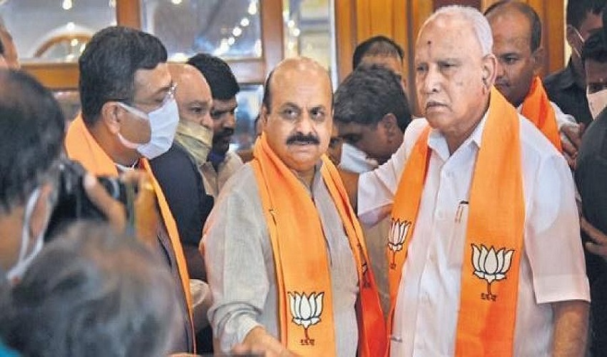कर्नाटकः बसवराज कैबिनेट के 29 मंत्रियों ने ली शपथ, येदियुरप्पा को दोहरा झटका, बेटे को नहीं मिली जगह