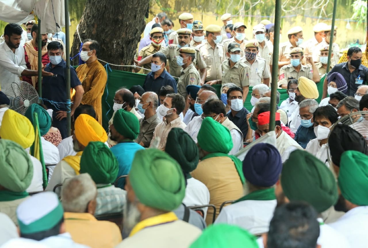 किसानों के समर्थन में विपक्ष का जंतर-मंतर पर प्रदर्शन, राहुल गांधी समेत विपक्षी नेताओं ने सरकार के खिलाफ लगाए नारे