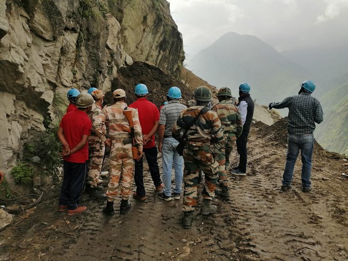 बड़ी खबर LIVE: हिमाचल भूस्खलन में दबे बस, बोलेरो का पता नहीं चला, बचाव अभियान आज खत्म, कल सुबह फिर शुरू होगा