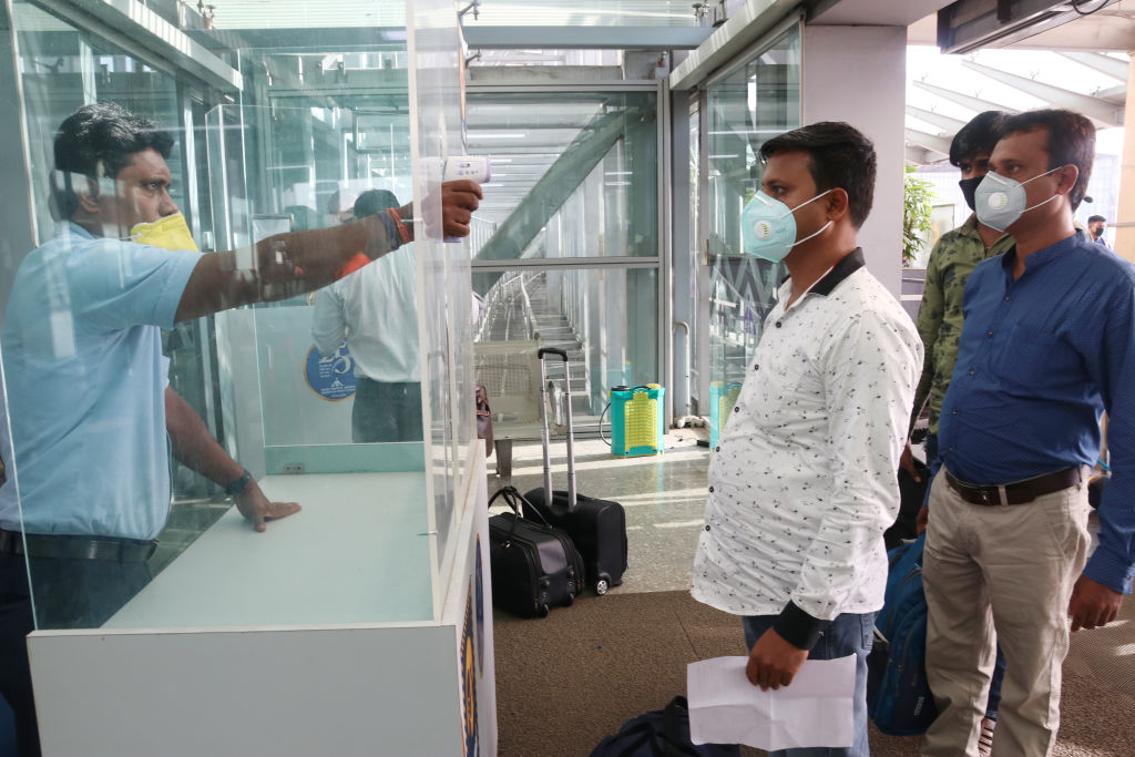कोरोना: बिना RT-PCR निगेटिव रिपोर्ट और इस सर्टिफिकेट के केरल से तमिलनाडु में नहीं होगी एंट्री, सख्त हुए नियम
