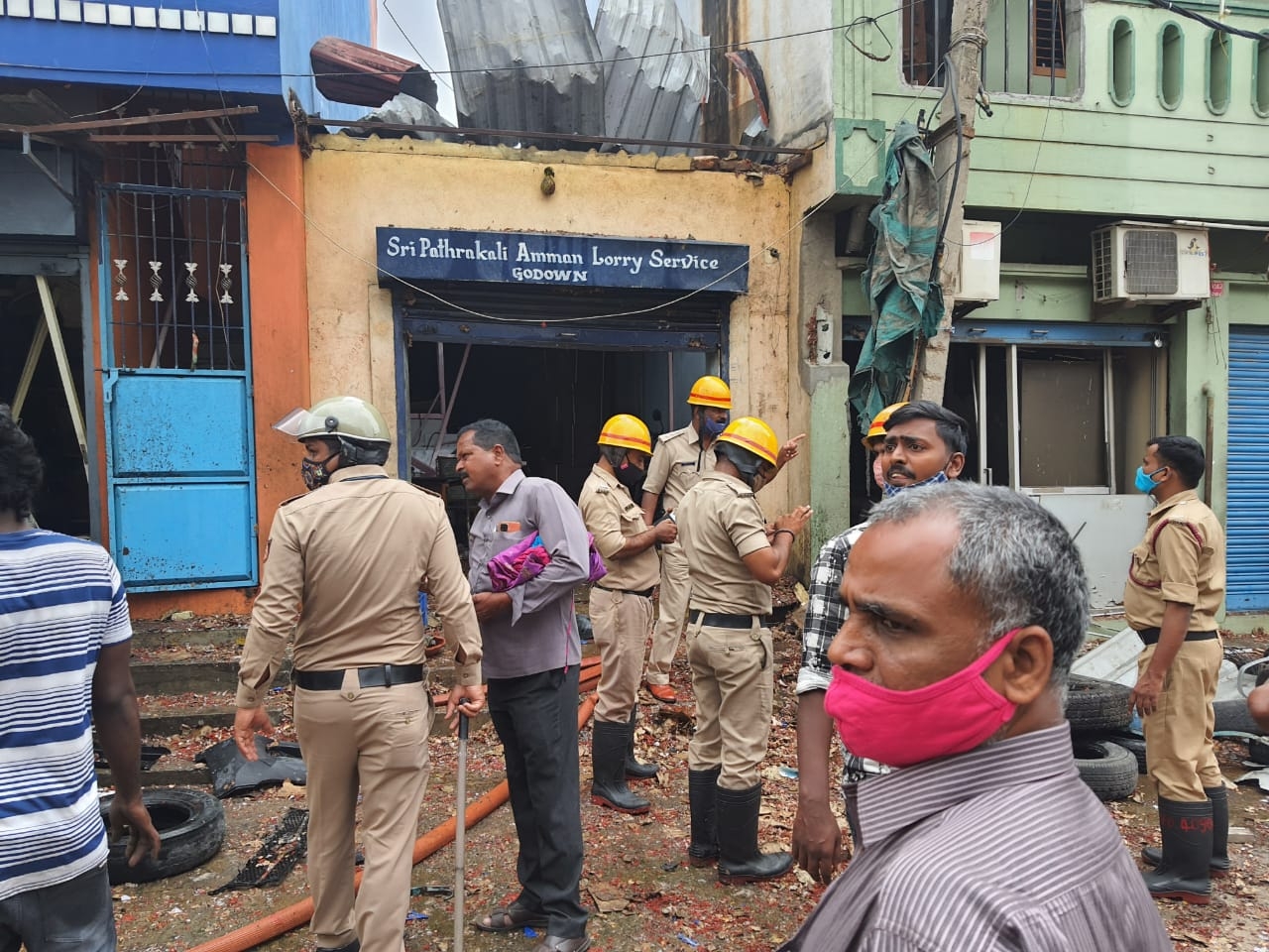 बेंगलुरु में शक्तिशाली विस्फोट में 3 लोगों की मौत, 4 घायल, विस्फोट इतना भयानक पीड़ितों के शव गोदाम से दूर गिरे