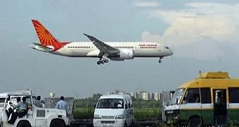 एयर इंडिया की फ्लाइट में खटमलों से परेशान यात्री