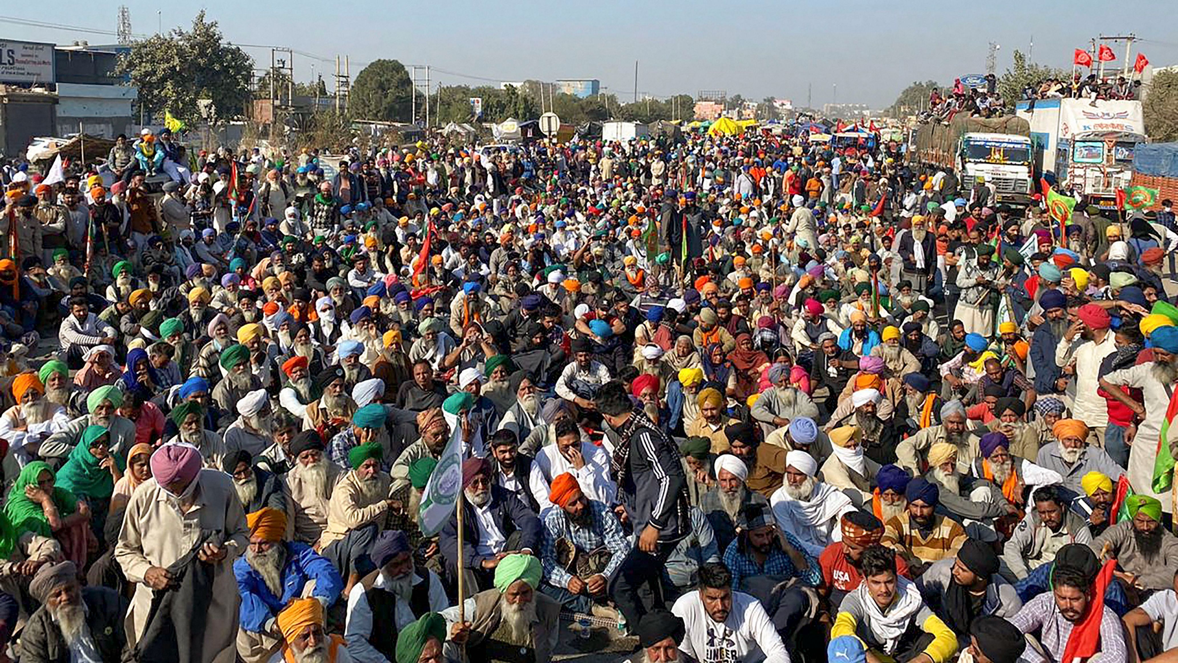 करनाल में आगे की रणनीति तैयार करने में जुटे किसान, धरना के दूसरे दिन किसान नेताओं की अहम बैठक