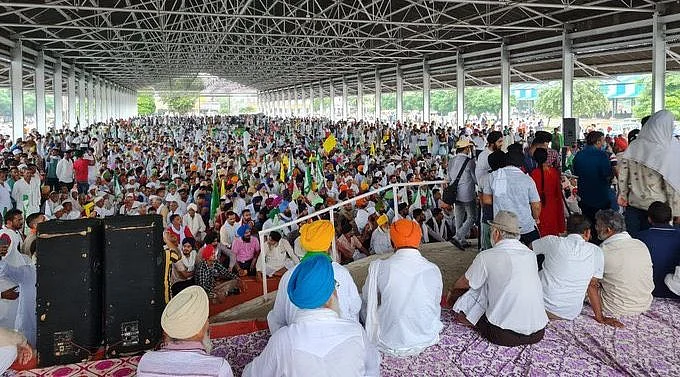 करनाल में किसानों के सैलाब ने खट्टर सरकार को दिया जवाब, अपने ही घर में बुरी तरह घिर गए मुख्यमंत्री
