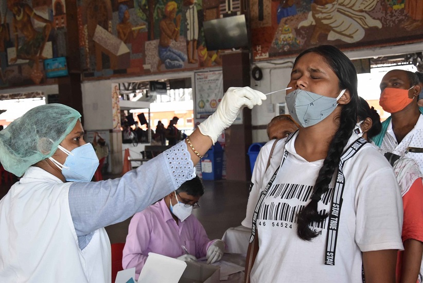 दिल्ली से एक ही ट्रेन से बिहार लौटे 30 यात्री कोरोना पॉजिटिव, त्योहारी सीजन में महामारी फैलने का बढ़ा खतरा
