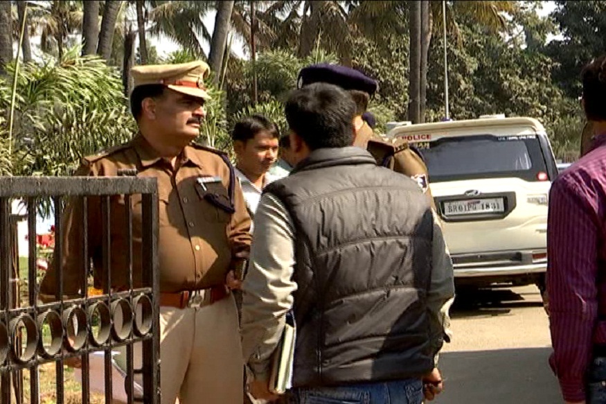 बिहारः बालू के अवैध खनन में निलंबित एसपी के ठिकानों पर ईओयू का छापा, करोड़ों की आय से अधिक संपत्ति का खुलासा