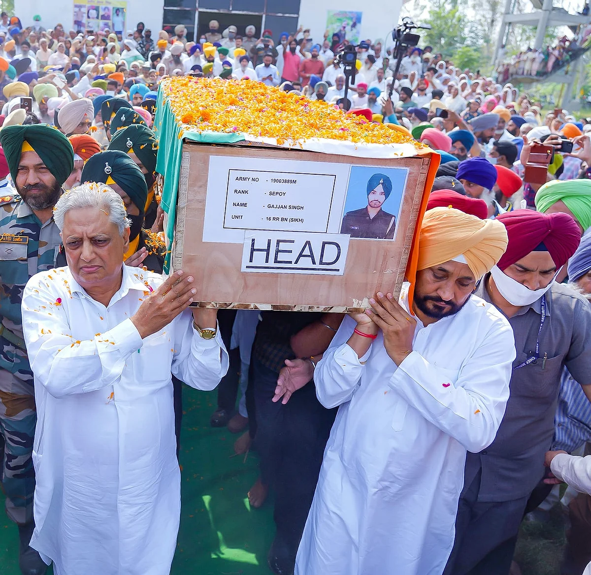 बड़ी खबर LIVE: रोमांचक मुकाबले में दिल्ली को हराकर फाइनल में पहुंचा कोलकाता, चेन्नई से 15 अक्टूबर को भीड़ंत