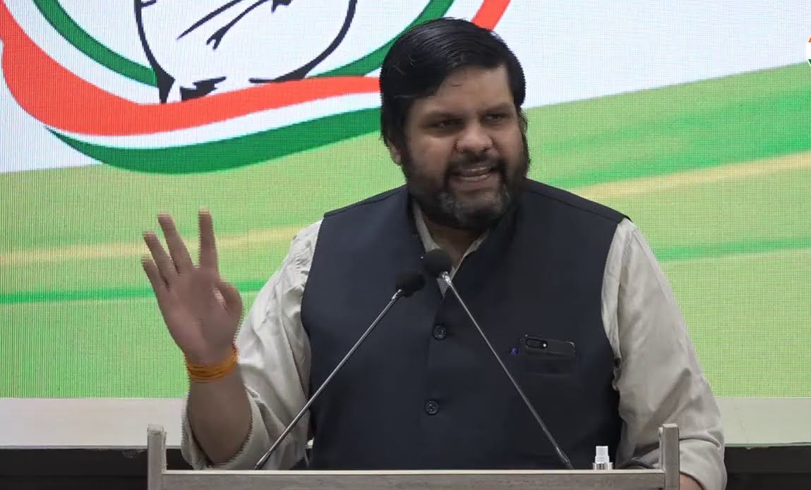 पीएम मोदी ने टीकाकरण पर देश को दी गलत जानकारी, ये जश्न मनाने का नहीं, उनके माफी मांगने का वक्त- कांग्रेस