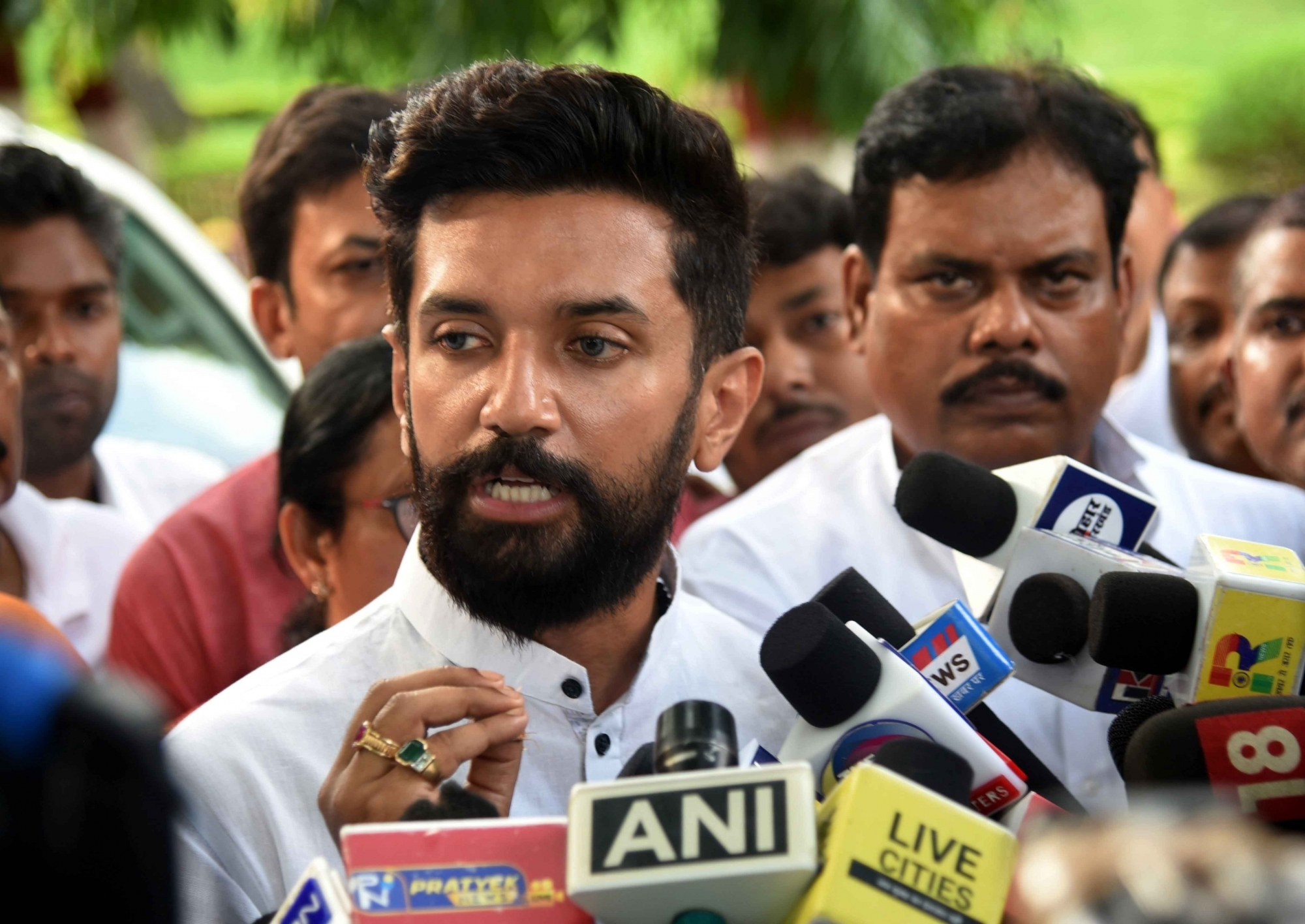बिहार उपचुनाव का परिणाम तय करेगा चिराग का सियासी कद, हर फैसला उनकी कुशलता को मापेगा!