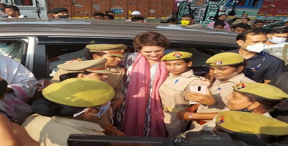 इस सेल्फी के लिए पुलिस कर्मियों पर एक्शन की तैयारी, प्रियंका बोलीं- अगर मेरे साथ फोटो खिंचवाना अपराध तो मुझे मिले सजा