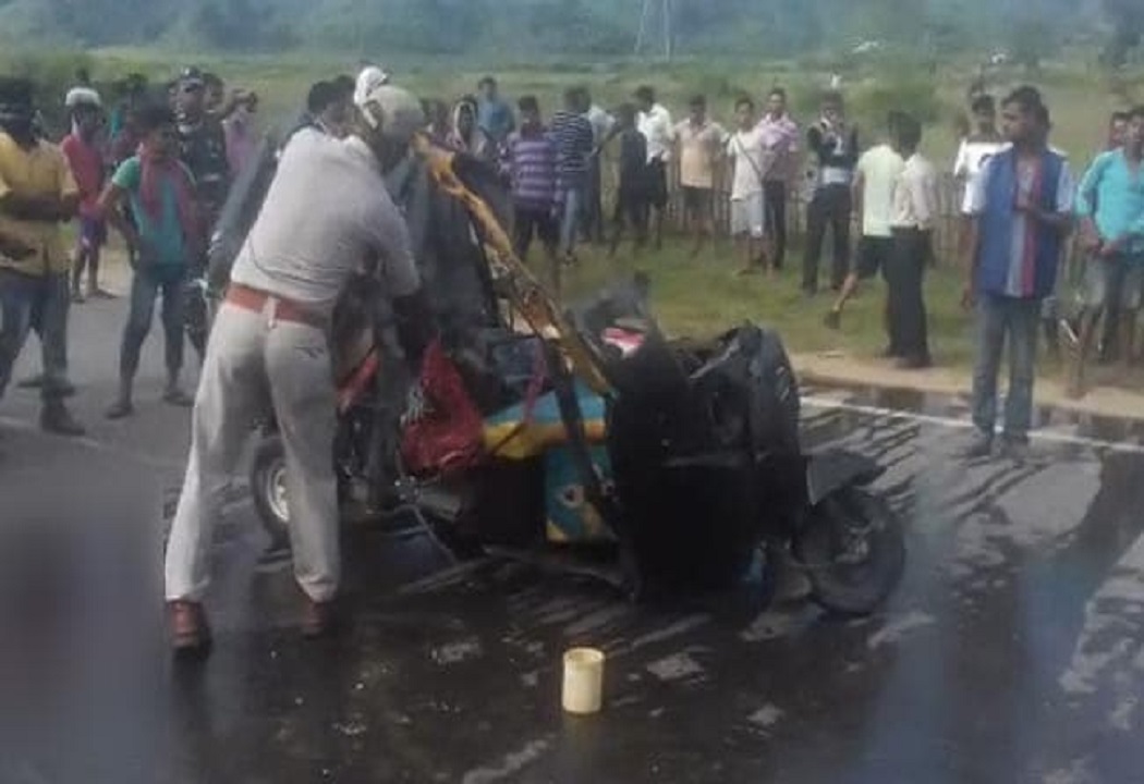 असम में तेज रफ्तार का कहर! ट्रक ने ऑटो रिक्शा को रौंदा, छठ पूजा कर लौट रहे 9 लोगों की दर्दनाक मौत