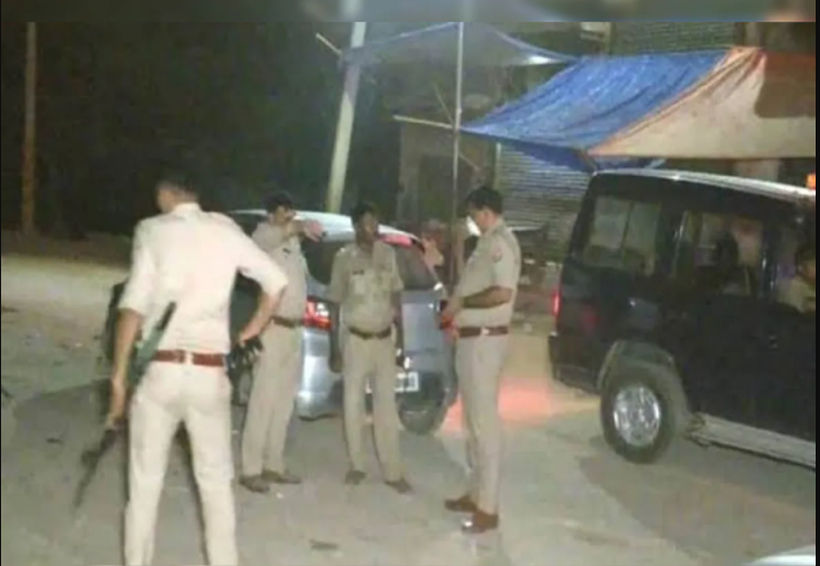 बिहार में शराब से लगातार मौतों के बाद जागी नीतीश सरकार, ताबड़तोड़ छापेमारी में 568 से अधिक लोग गिरफ्तार