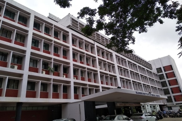 कोरोना के इलाज में एलोपैथ और यूनानी दवाइयों का कॉम्बिनेशन ज्यादा कारगर, रिम्स के रिसर्च ने जगाई उम्मीद