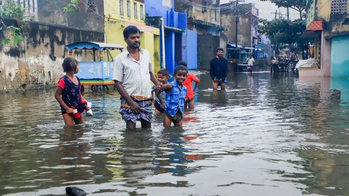 कर्नाटक में बारिश से तबाही: 24 लोगों की मौत, 5 लाख हेक्टेयर फसल नष्ट, 658 घर पूरी तरह से तबाह