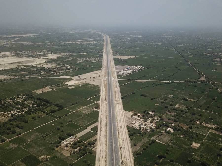 अर्थ जगत की 5 बड़ी खबरें: CPEC से मजबूत होगी पाक की अर्थव्यवस्था और एप्पल ने कर्मचारियों से 1 फरवरी से कार्यालय लौटने को कहा
