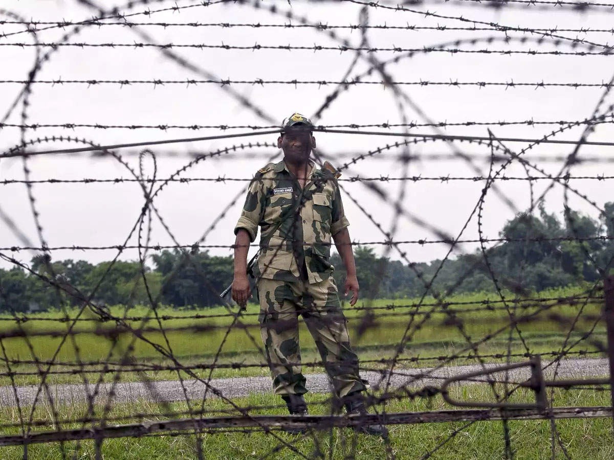 भारत-बांग्लादेश सीमा पर मवेशियों की तस्करी के दौरान मुठभेड़, BSF ने दो तस्करों को किया ढेर