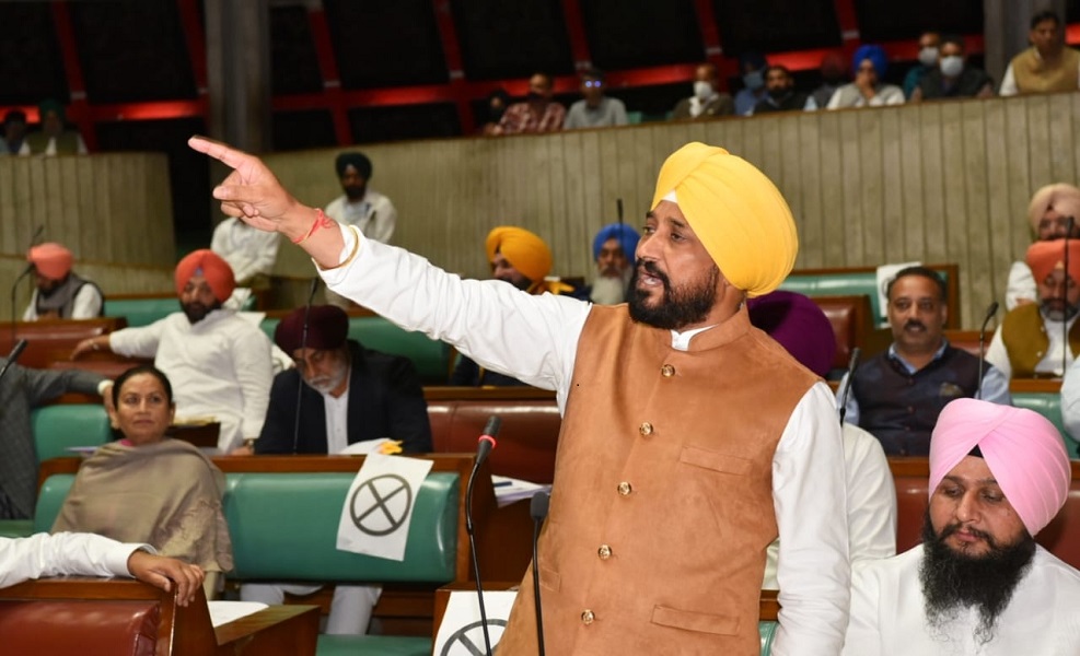 पंजाब में सबसे लोकप्रिय सीएम उम्मीदवार के तौर पर उभरे चरणजीत चन्नी, सर्वे में फिर से कांग्रेस की सरकार आना तय