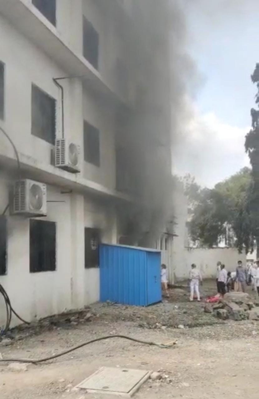 महाराष्ट्र: अहमदनगर के सरकारी अस्पताल में बड़ा हादसा, 10 कोरोना मरीजों की जलकर मौत
