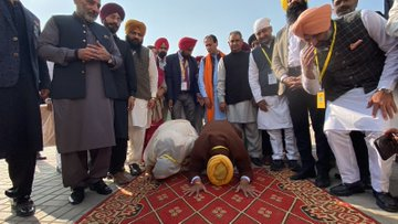 पंजाब के मुख्यमंत्री चरणजीत सिंह चन्नी ने श्री करतारपुर साहिब में टेका मत्था
