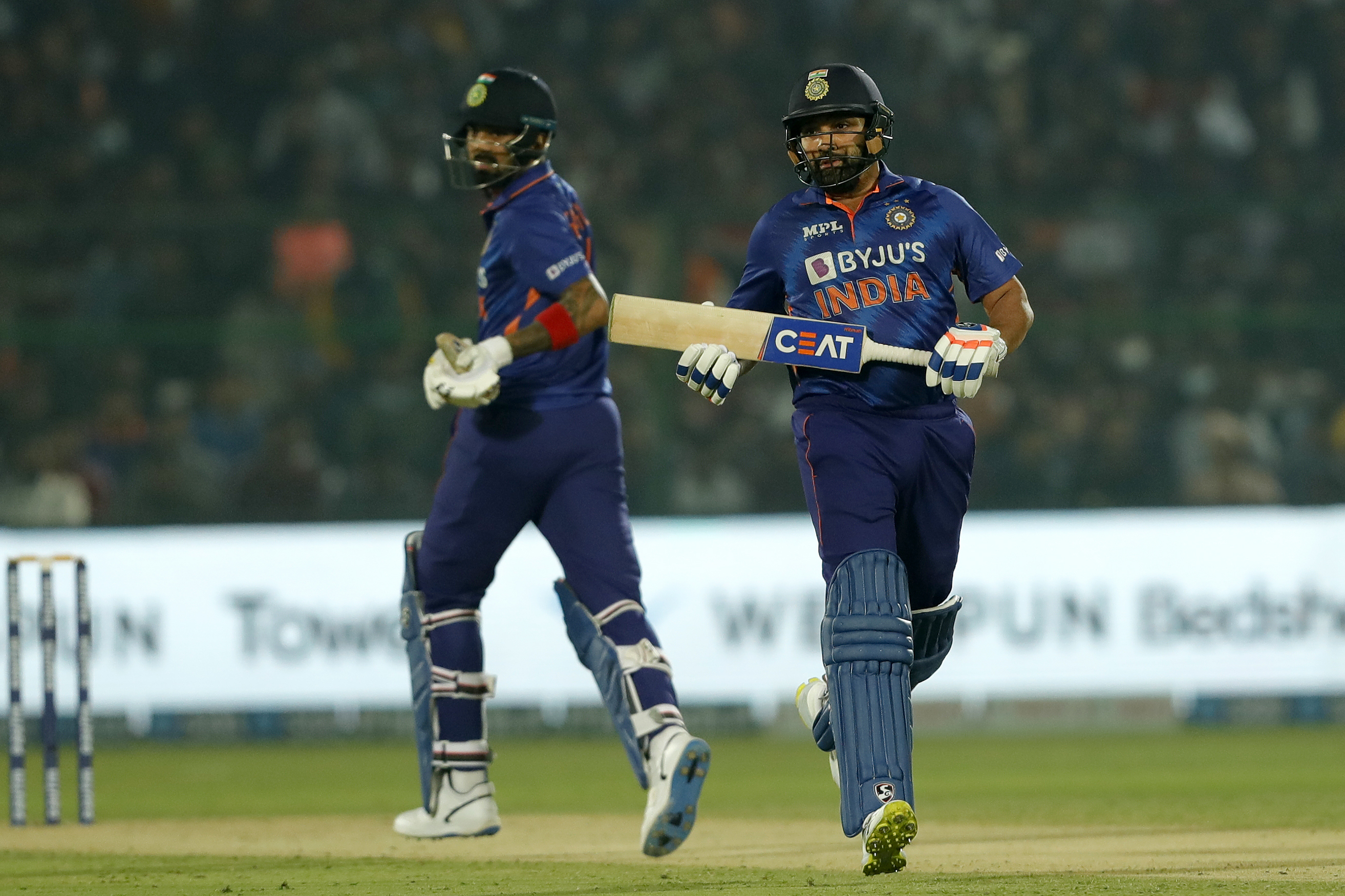 भारत-न्यूजीलैंड T20 मैच: रोहित, सूर्य और पंत का खूब चला बल्ला, आखिरी ओवर में भारत ने 5 विकेट से मैच जीता