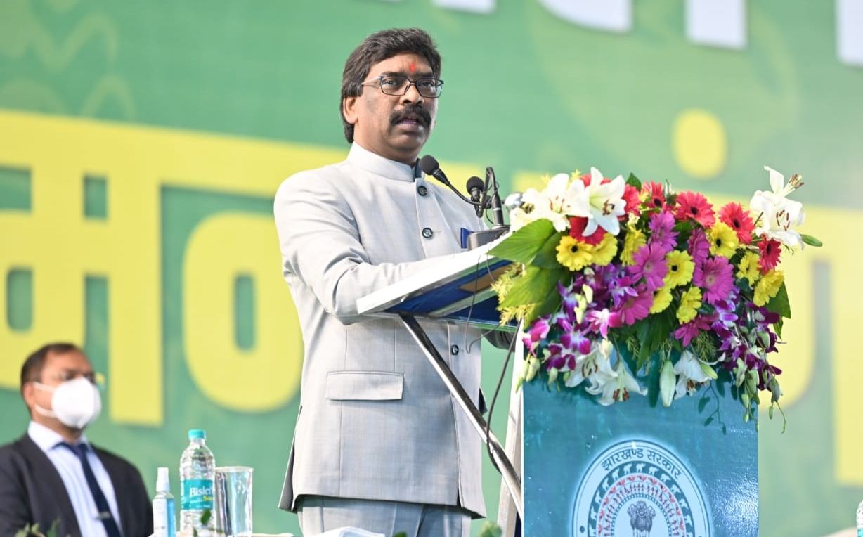झारखंड: सीएम हेमंत सोरेन ने गरीबों को दिया नए साल का तोहफा, 26 जनवरी से 25 रुपये सस्ता मिलेगा पेट्रोल