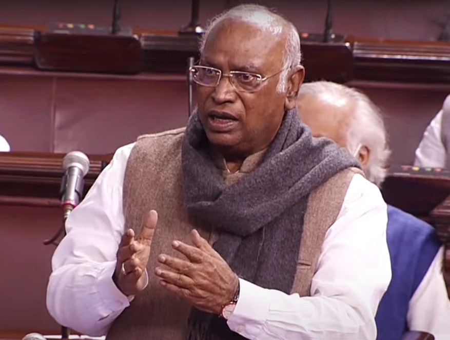केवल 4 विपक्षी दलों को बुलाने पर बोले खड़गे- 'विपक्ष को बांटना चाहती है सरकार', सर्वदलीय बैठक बुलाने की मांग